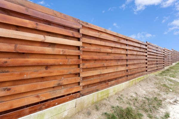 Cedar Fence Refinishing Service
