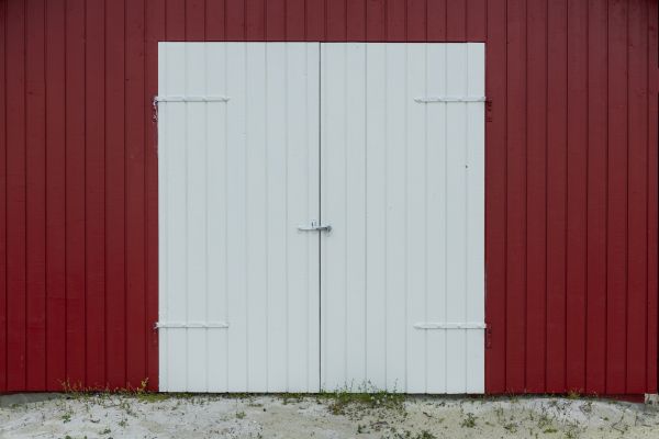 Barn Doors Painting Service