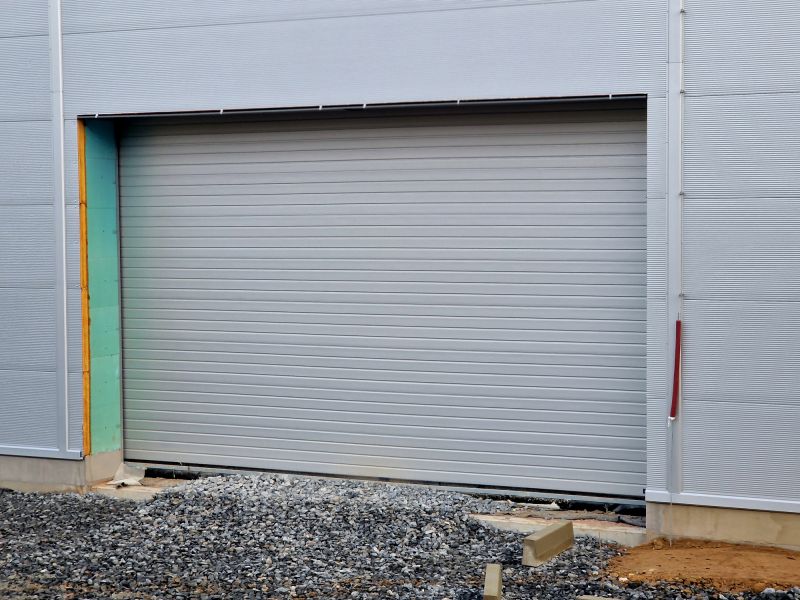 Garage Doors Painting detail