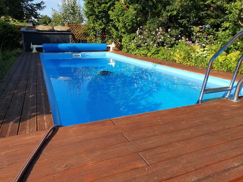 Pool Deck Refinishing detail